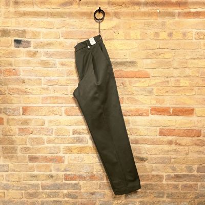 Myths Chino Man Green